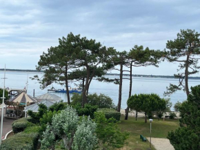 Appartement T3 Front de Mer avec Terrasse, Parking et Accès Direct Plage au Moulleau - FR-1-374-212